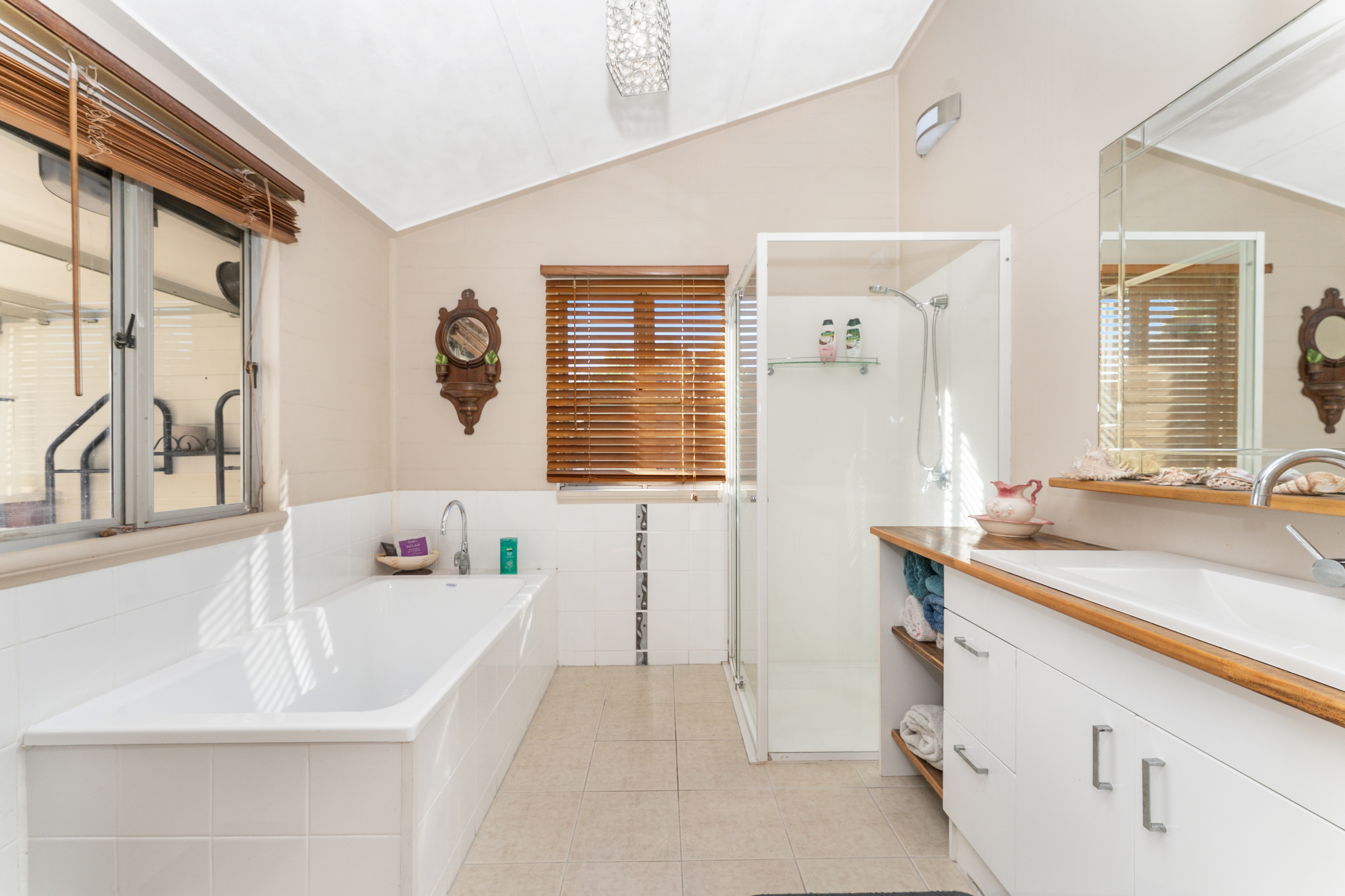 4 Alroy Street, Pimlico - Thumbnail 7