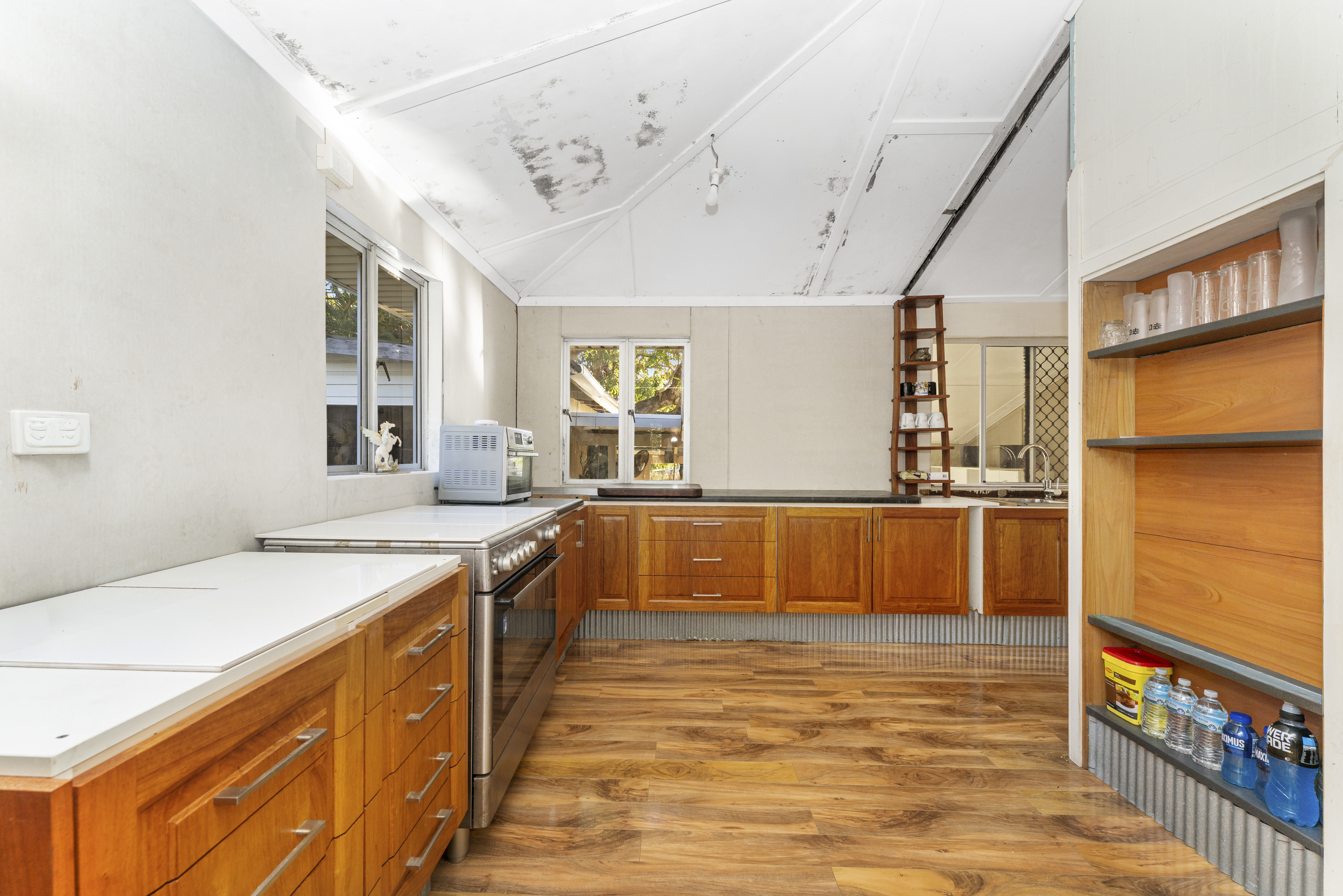 4 Alroy Street, Pimlico - Thumbnail 5