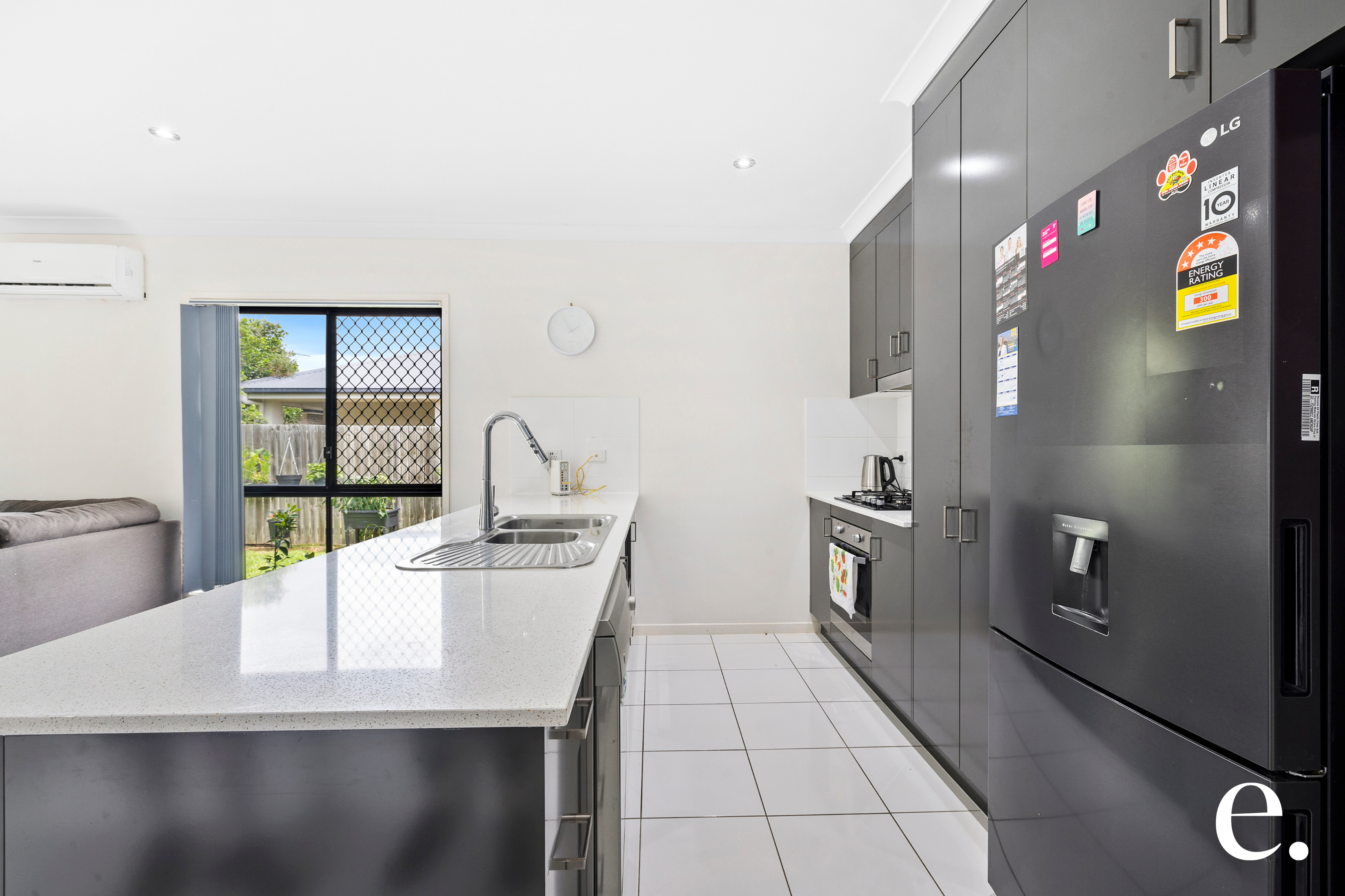 17 Varsity Crescent, Norman Gardens - Thumbnail 2