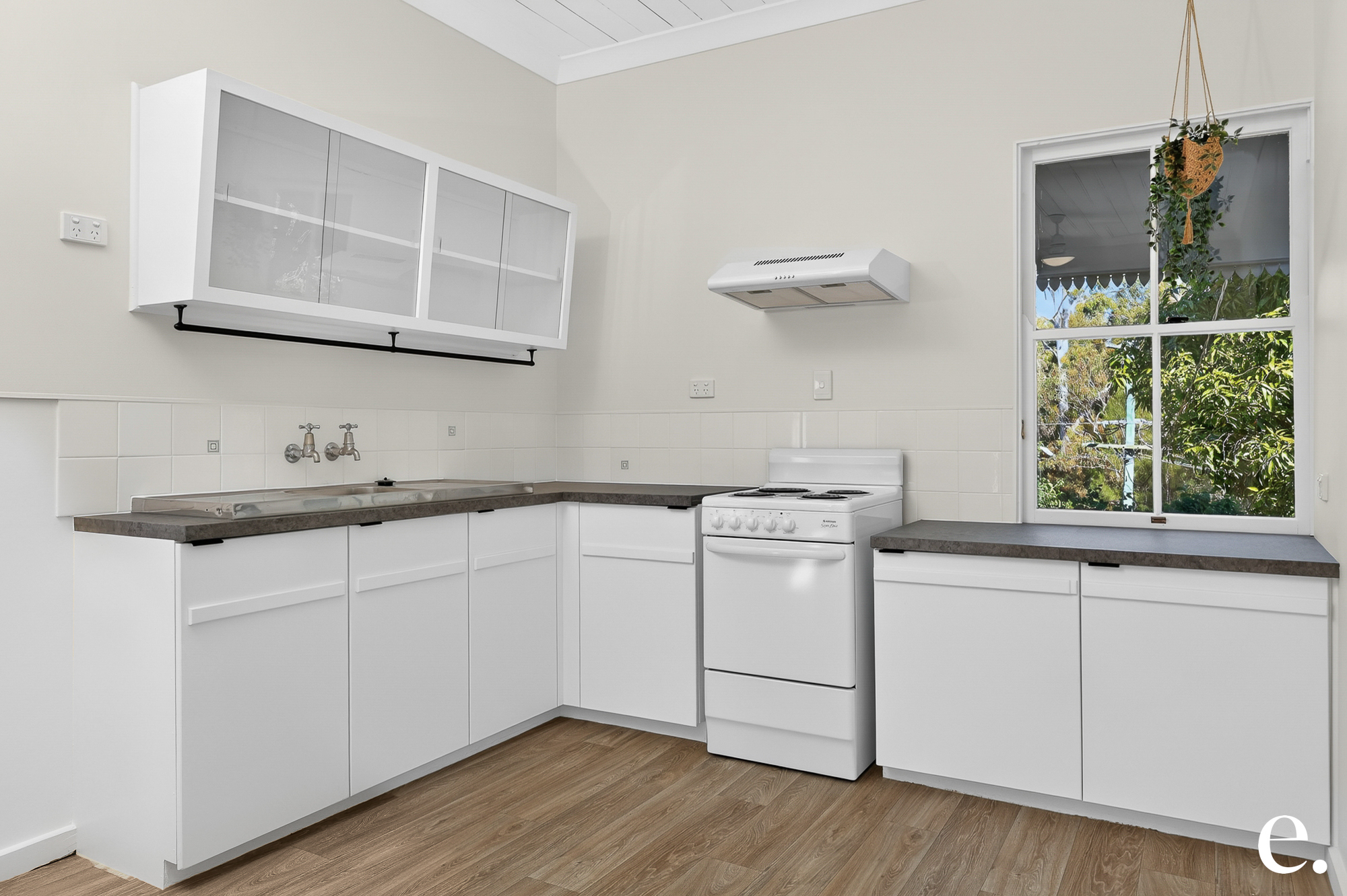 87 Byrnes Parade, Mount Morgan - Thumbnail 3