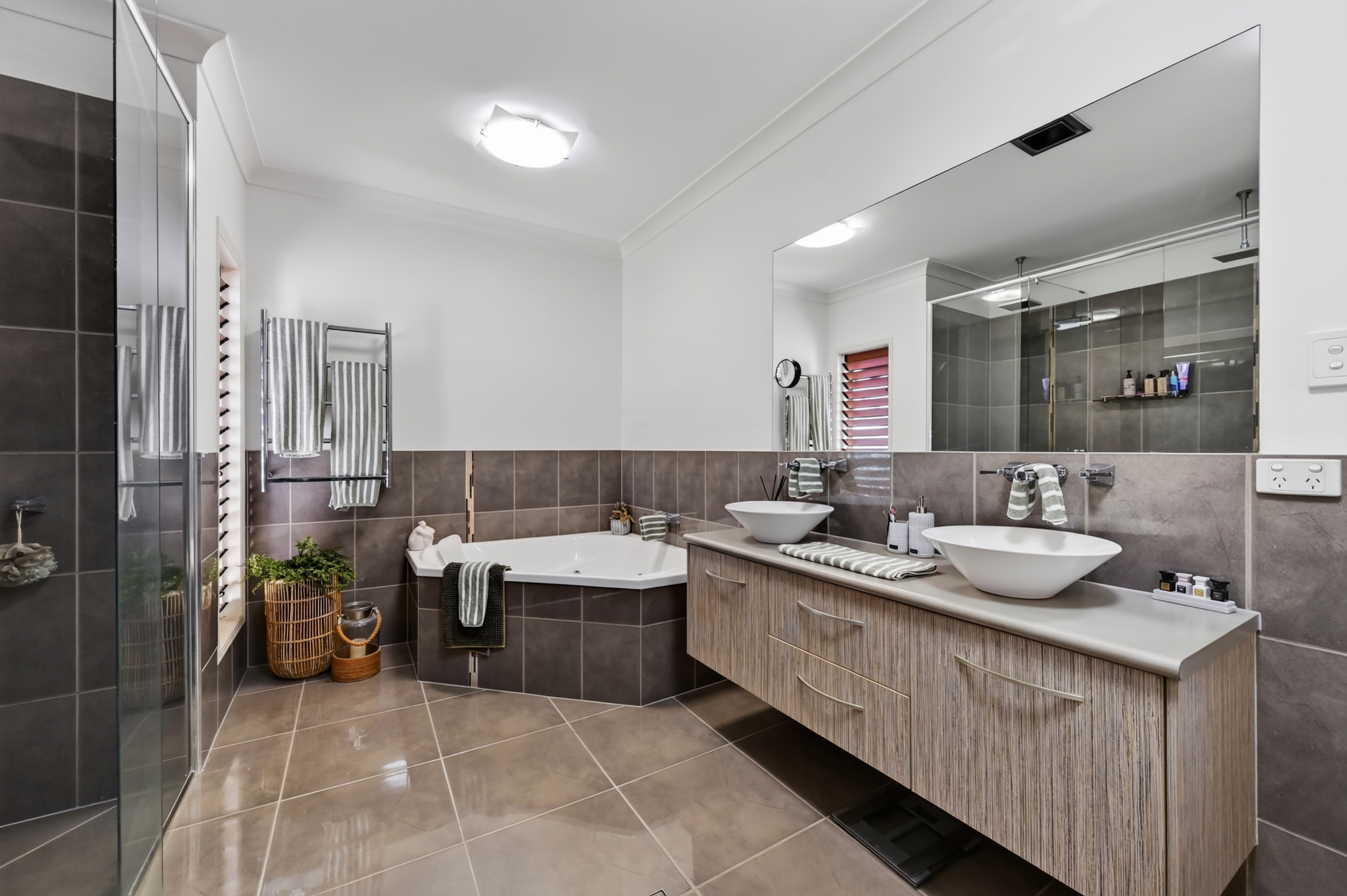 54 Aspley Drive, Kirwan - Thumbnail 8
