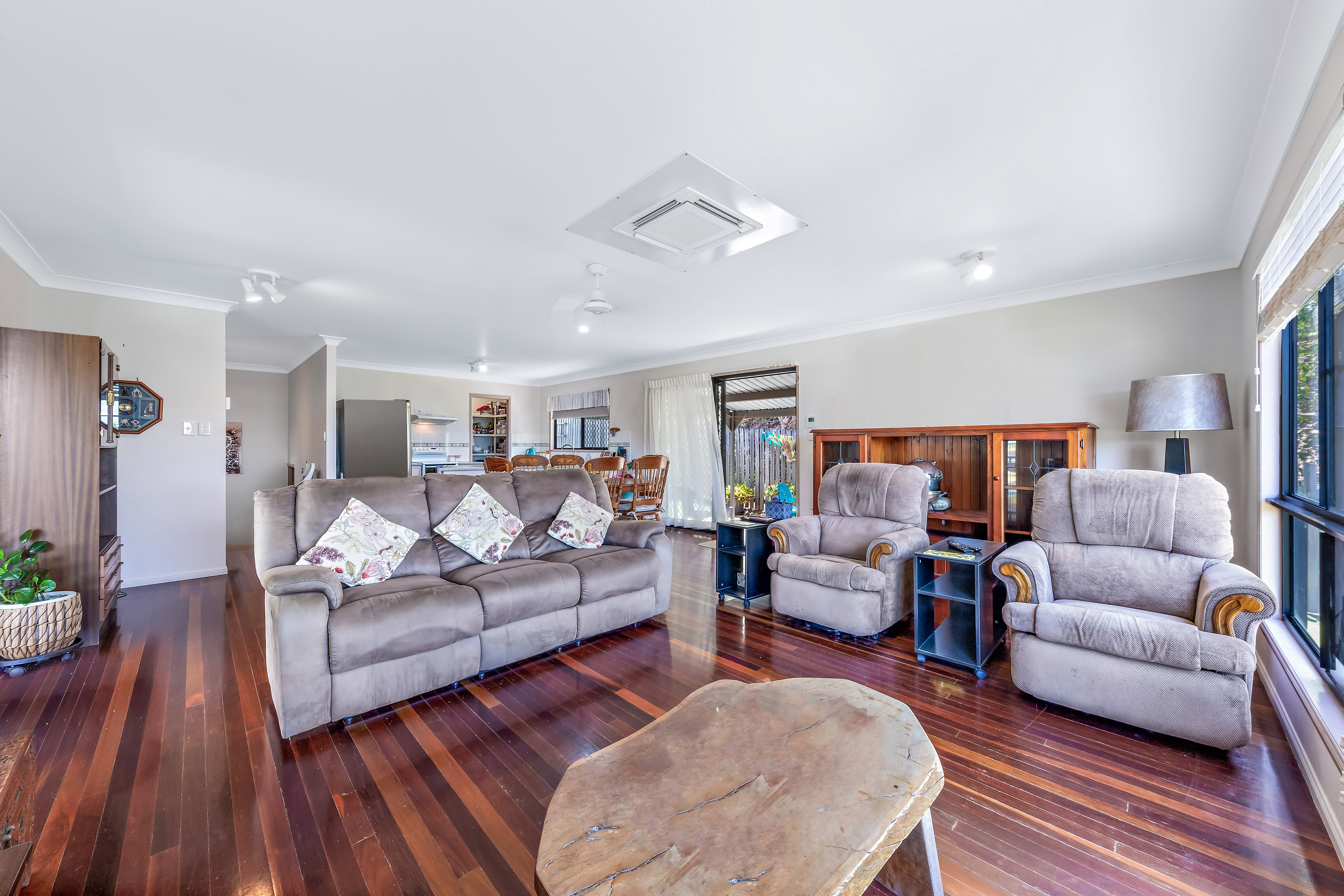8 Grace Avenue, Cannonvale - Thumbnail 3