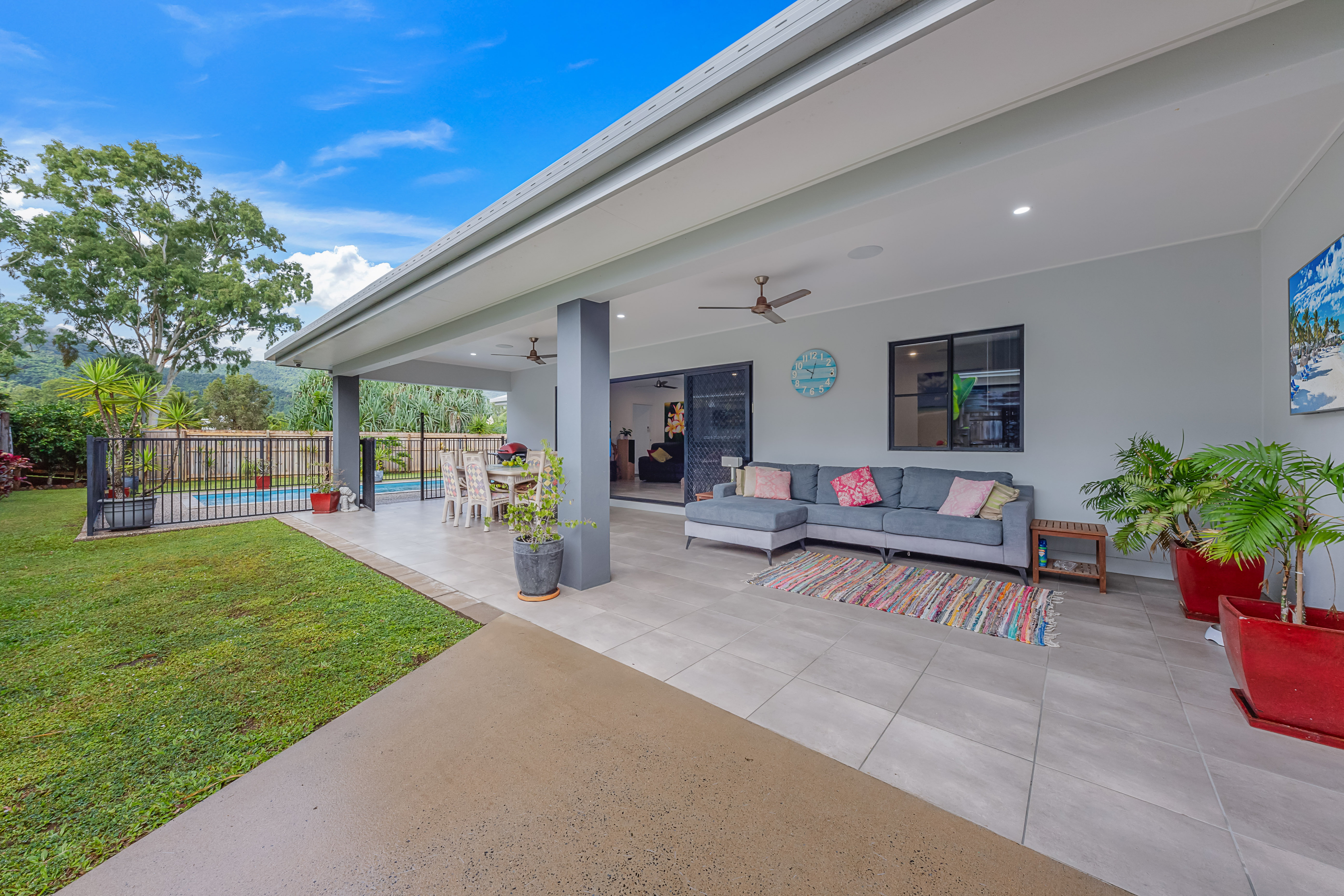 12 Jessamine Close, Cannonvale - Thumbnail 2
