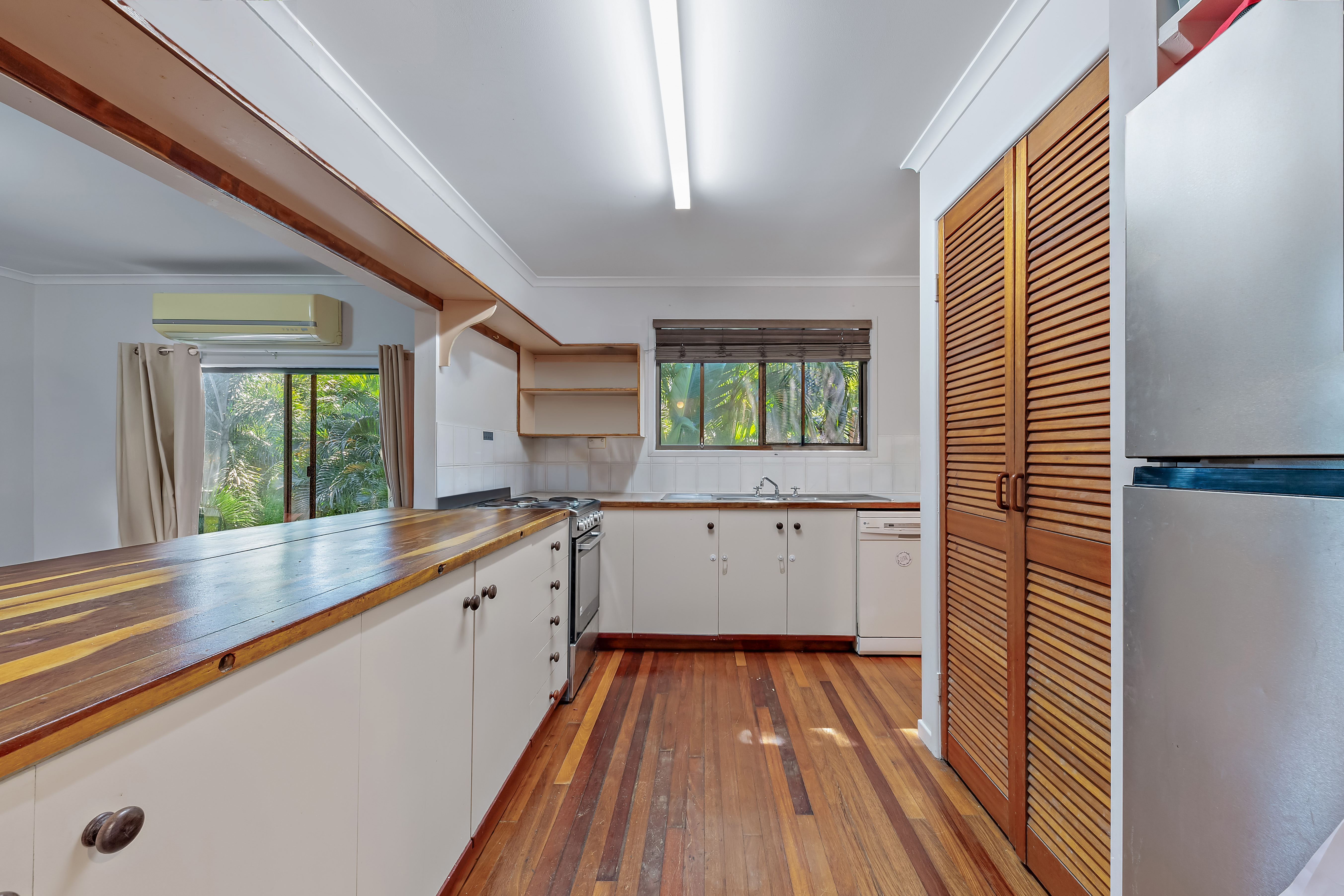 8a Warruga Street, Cannonvale - Thumbnail 3