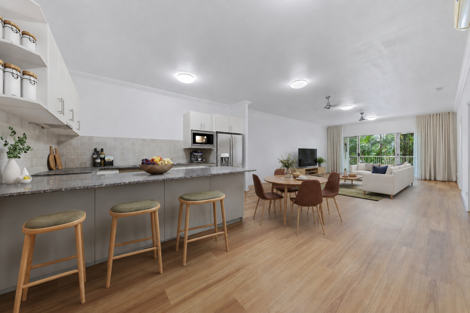 42/21 Shute Harbour Road, Cannonvale - Thumbnail 2