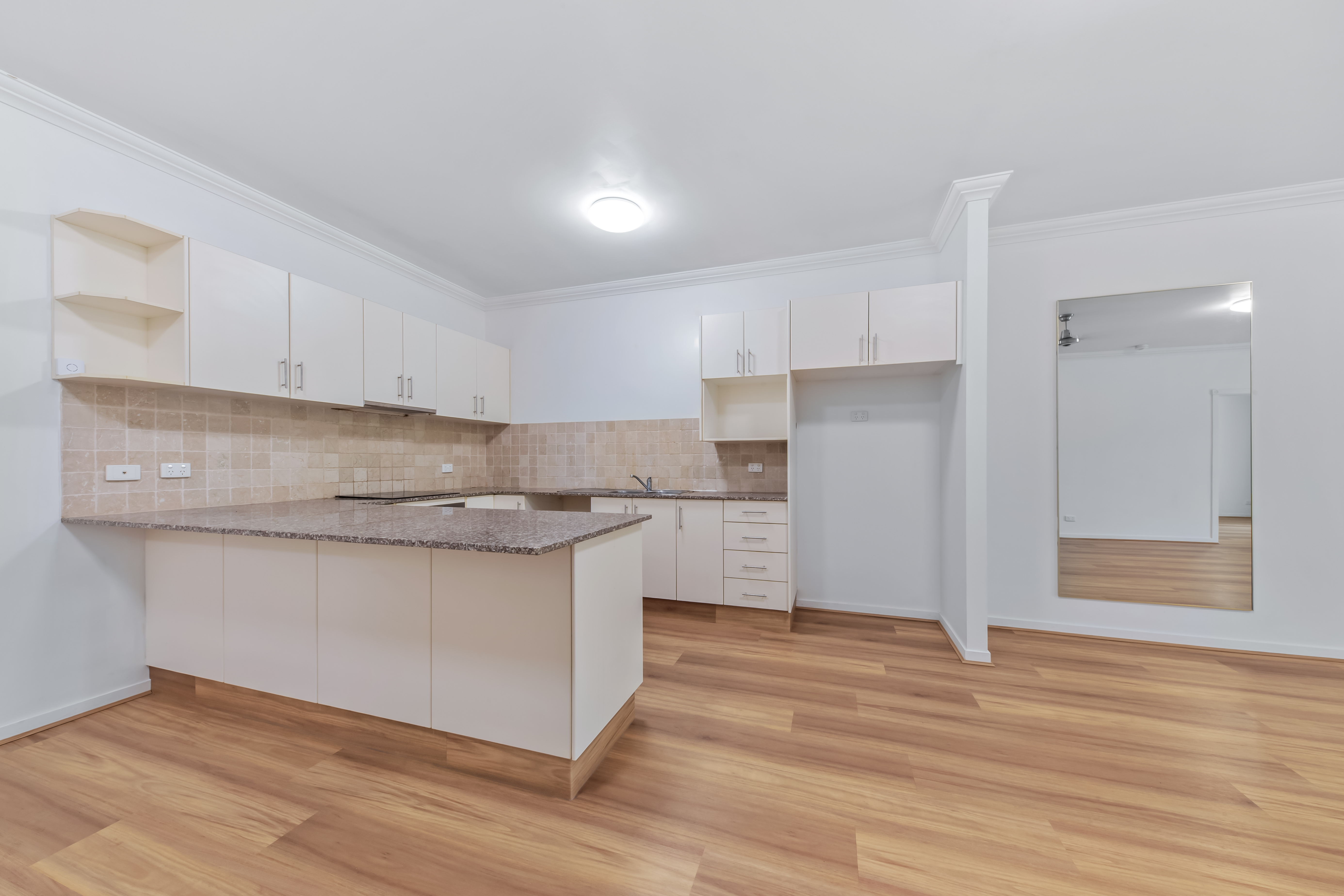 42/21 Shute Harbour Road, Cannonvale - Thumbnail 3