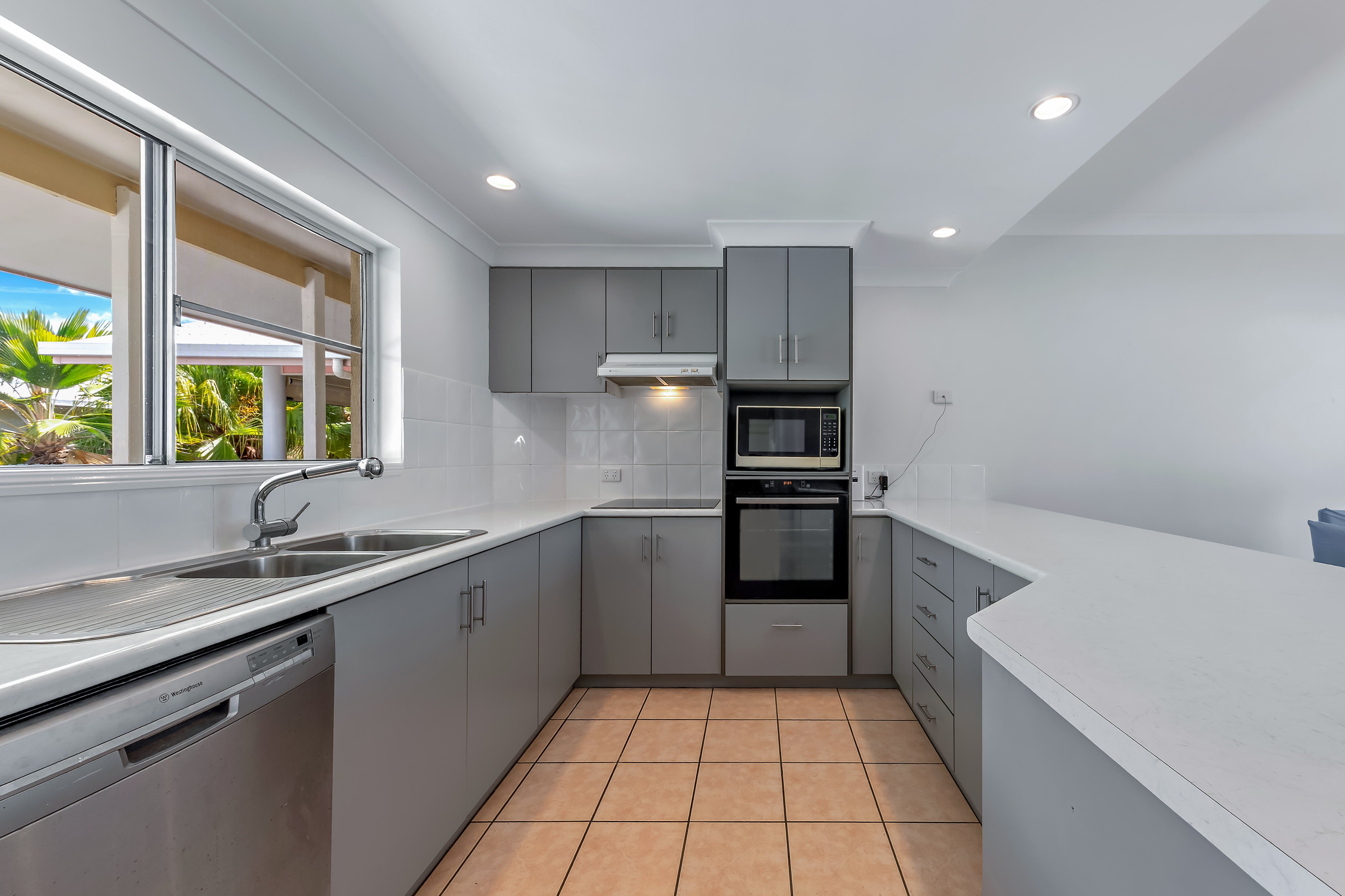 11/24 Pandanus Drive, Cannonvale - Thumbnail 8