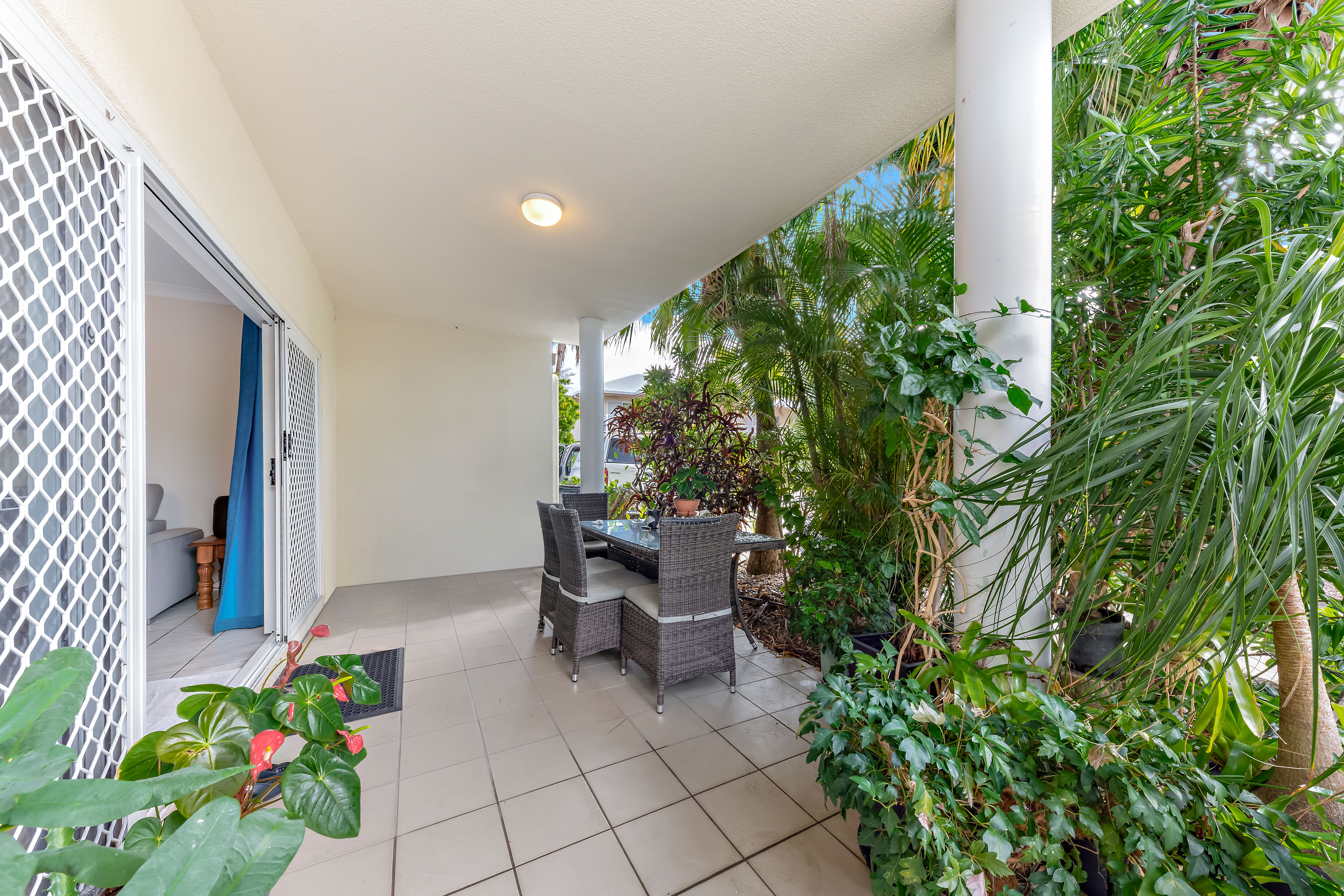 19/24 Pandanus Drive, Cannonvale - Image 1