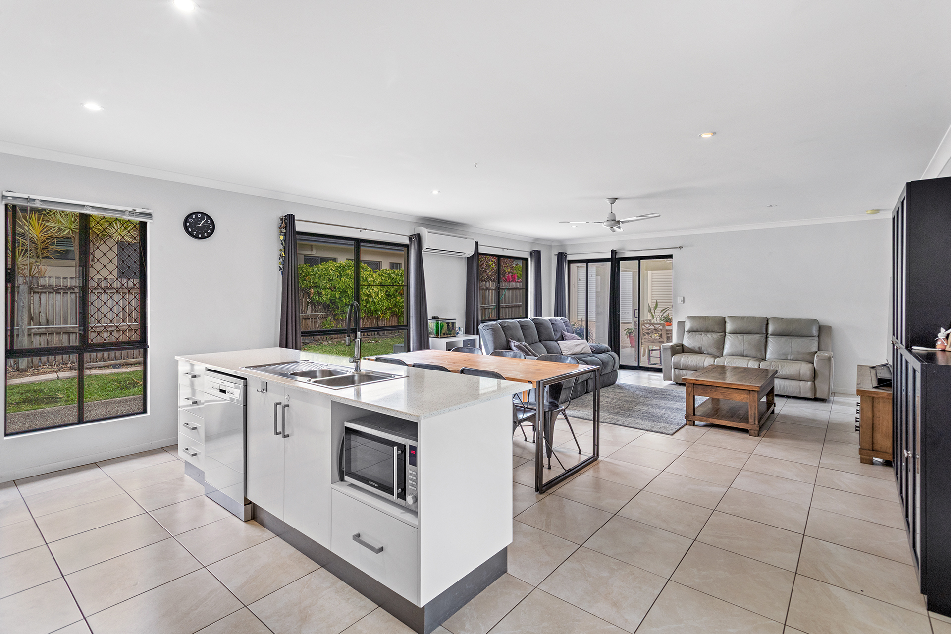 18 Sanctuary Avenue, Jubilee Pocket - Thumbnail 6