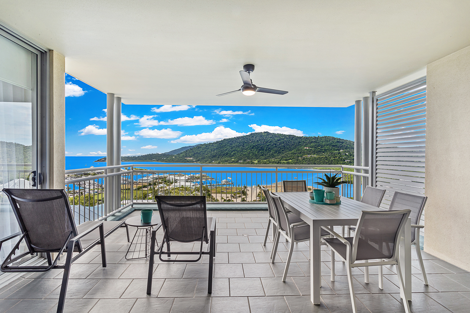 122/9A Hermitage Drive, Airlie Beach - Image 1