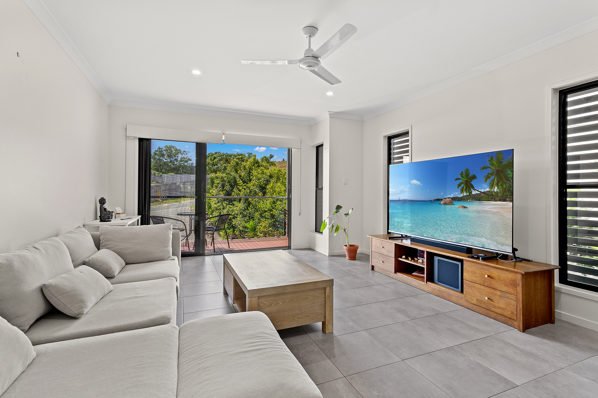 43 Altmann Avenue, Cannonvale - Thumbnail 5