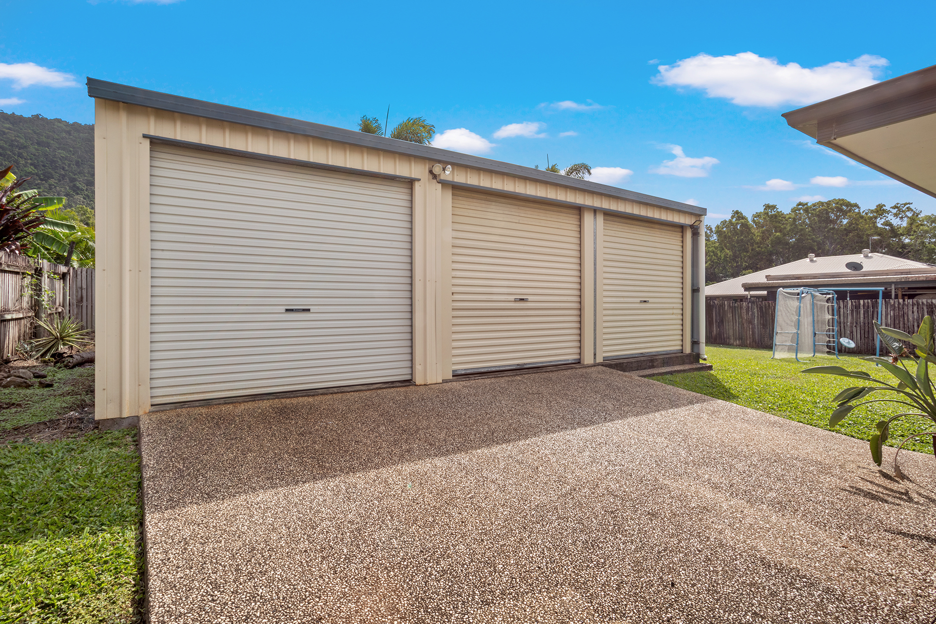 18 Sanctuary Avenue, Jubilee Pocket - Thumbnail 2