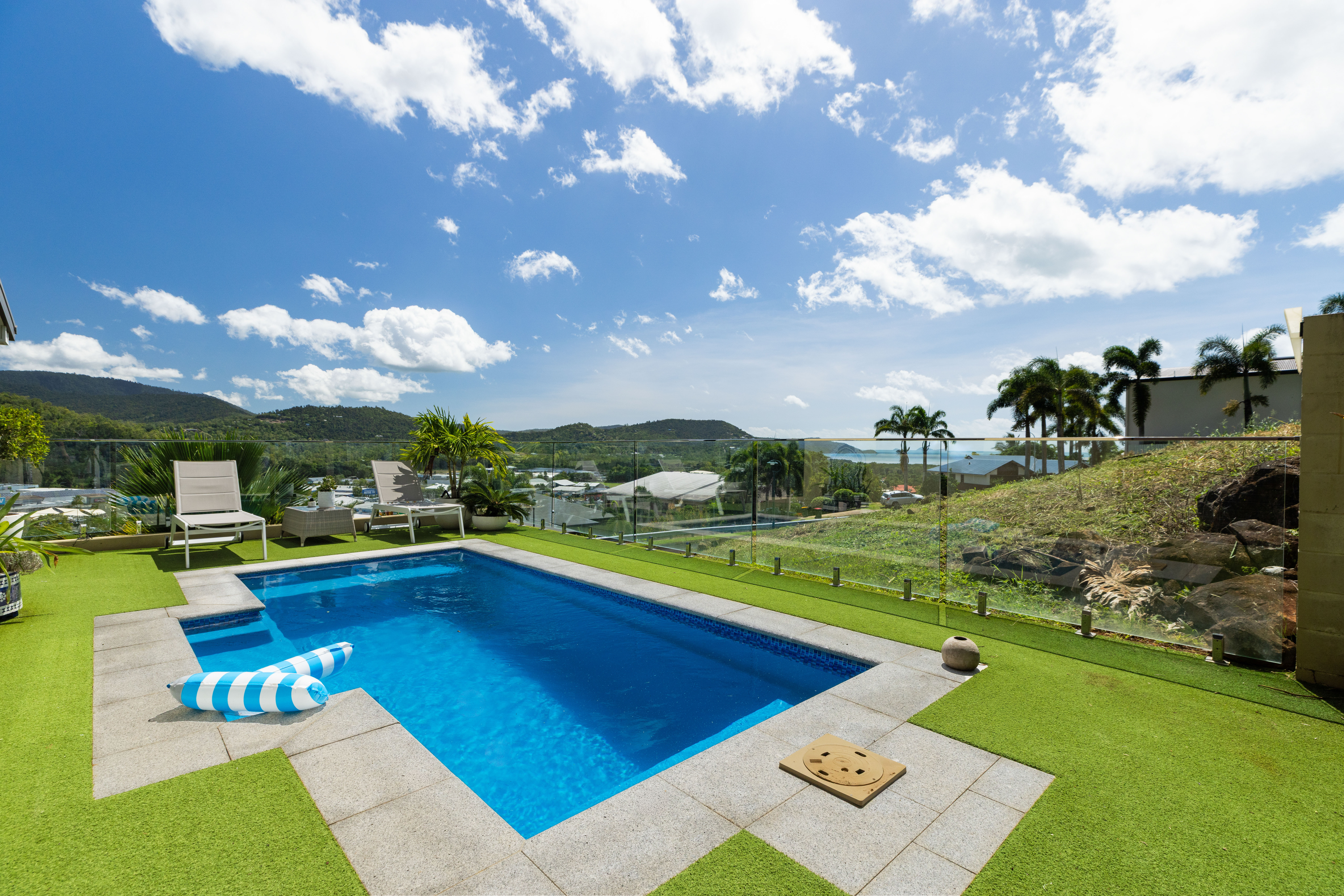11 Whitehaven Crescent, Cannonvale - Image 1