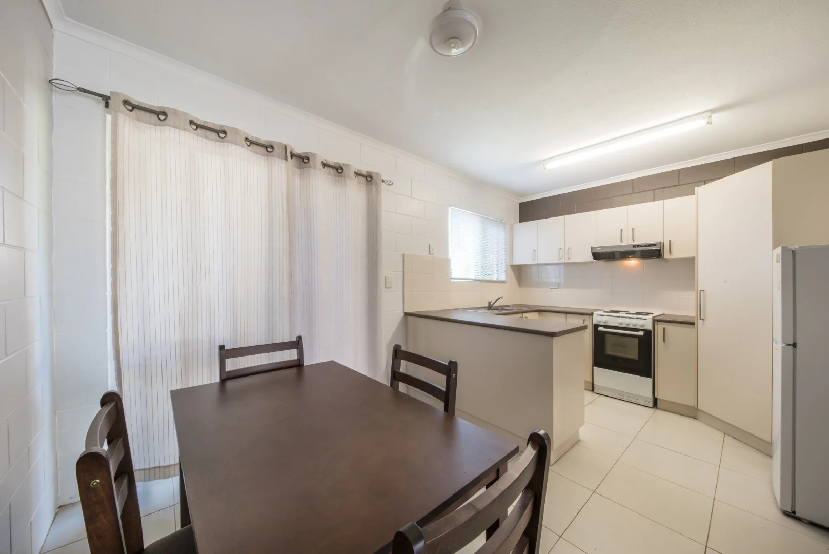 12/11 Island Drive, Cannonvale - Thumbnail 2