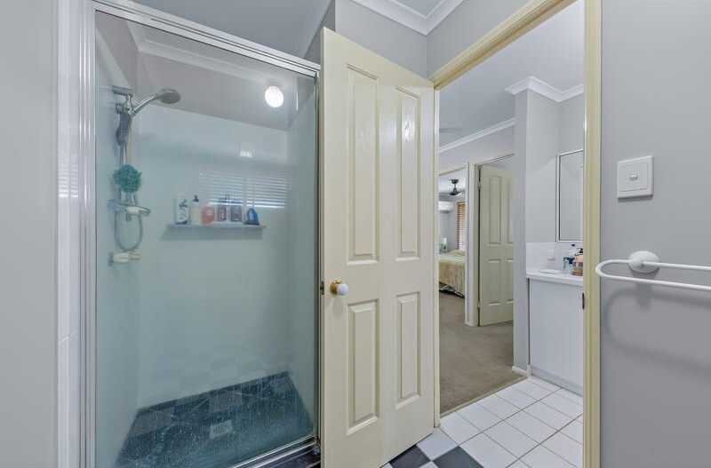 12 Sanctuary Avenue, Jubilee Pocket - Thumbnail 8