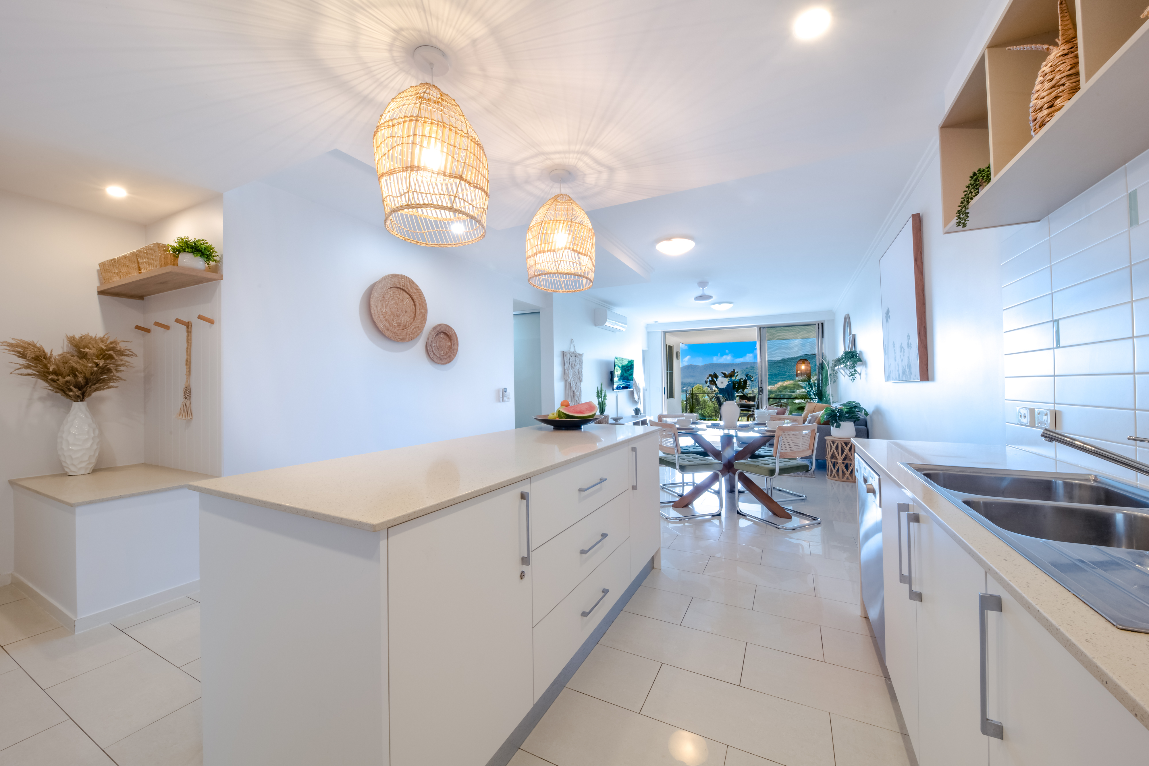 33/15 Flame Tree Court, Airlie Beach - Thumbnail 2