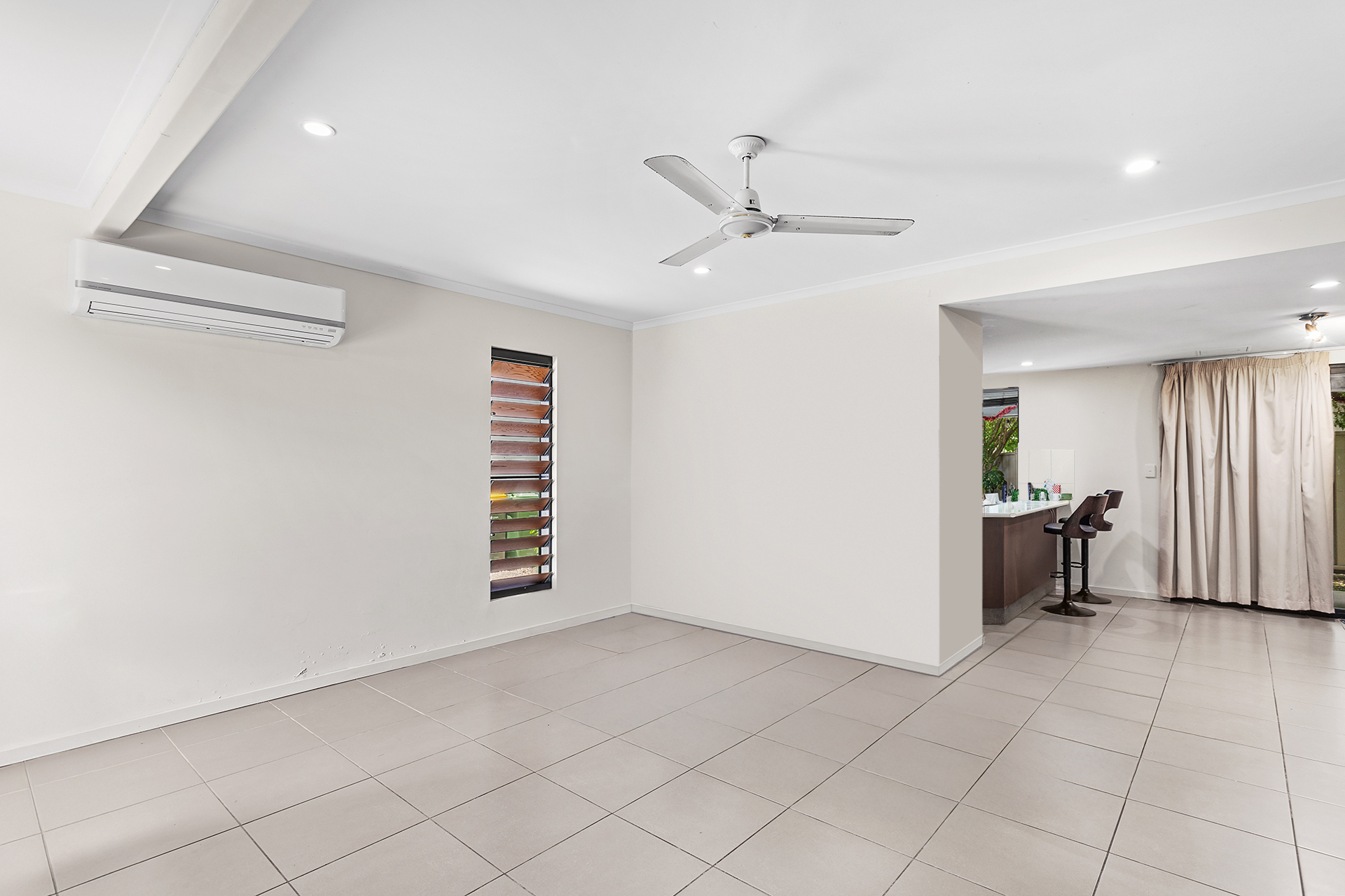 2/3 Schnapper Street, Cannonvale - Thumbnail 2