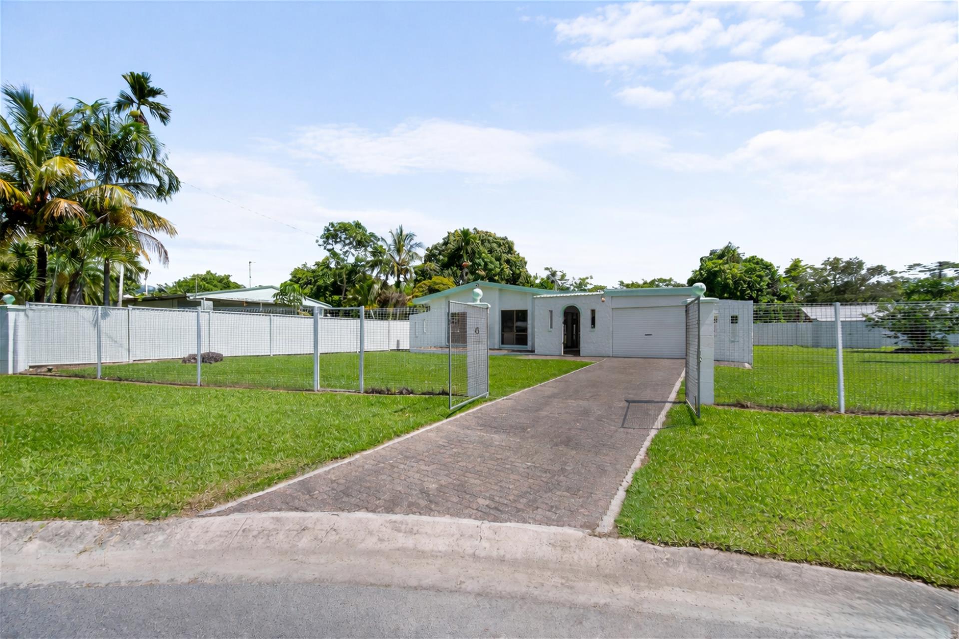Blog: 6 Marvin Close, White Rock – Listed at $699,000