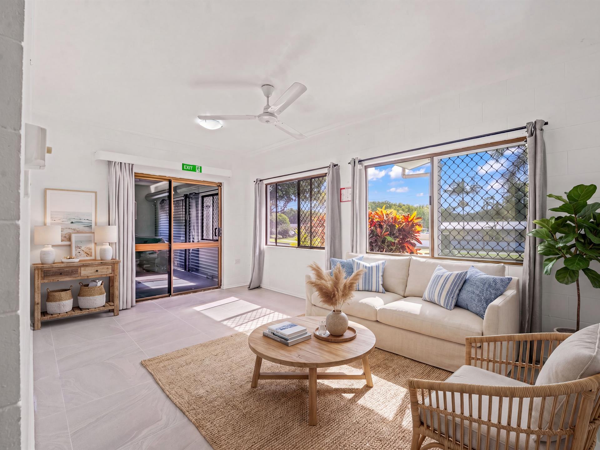 Blog: 39 Hollywood Boulevard, White Rock — Under Contract