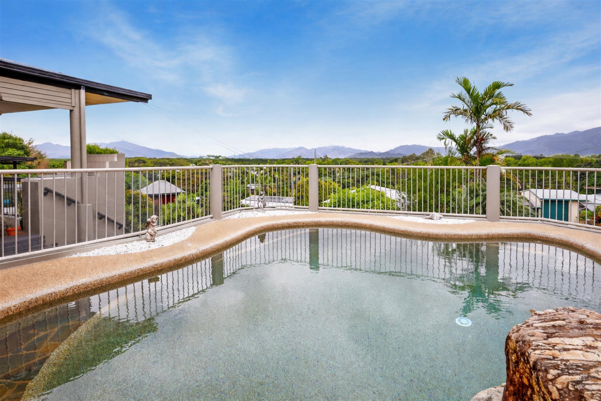 Blog: 18 Lowanna Close, White Rock – Under Offer