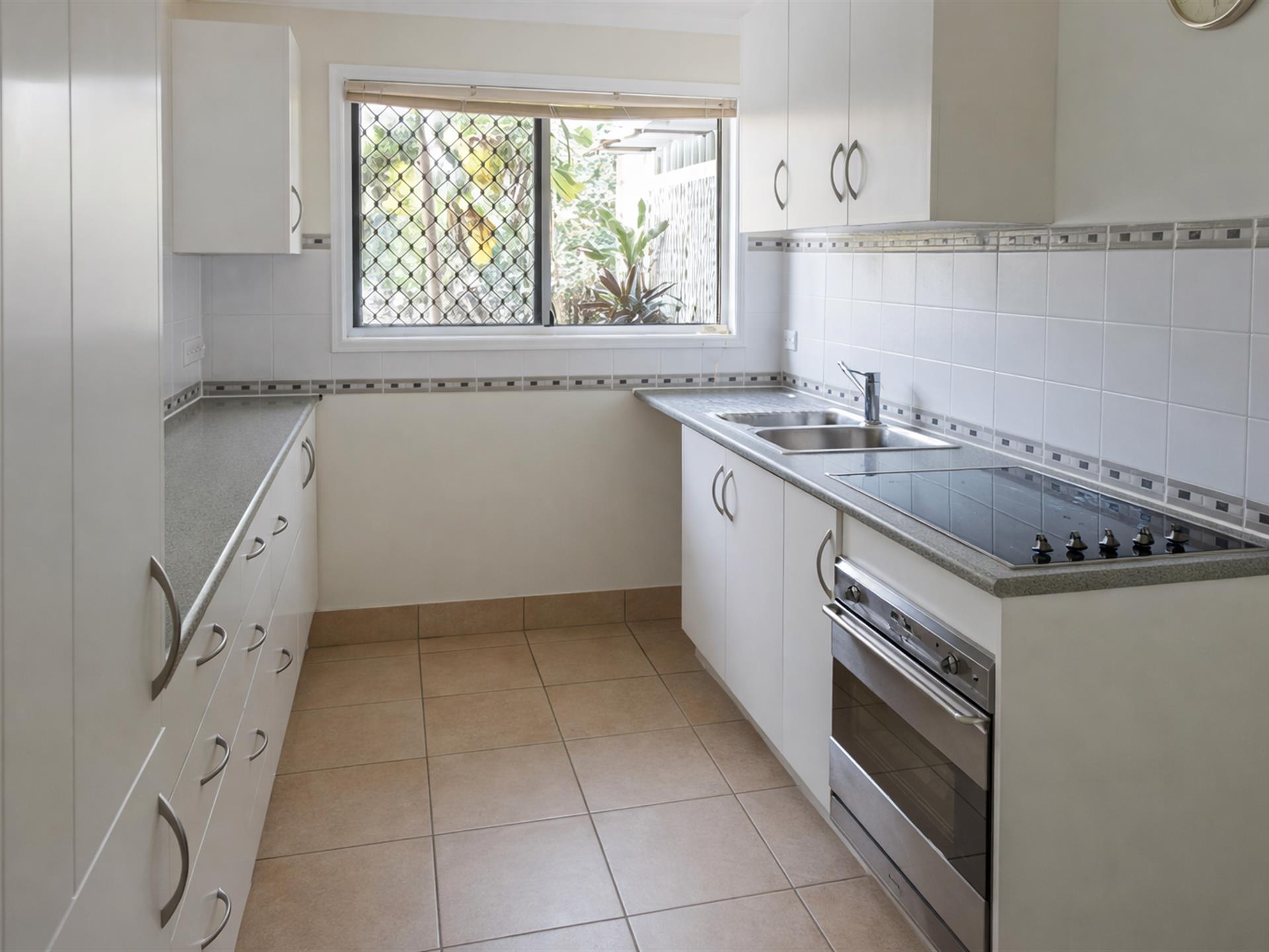 Blog: 35 Hepburn Street, White Rock – Sold $430,000 | March 2026 Market Analysis