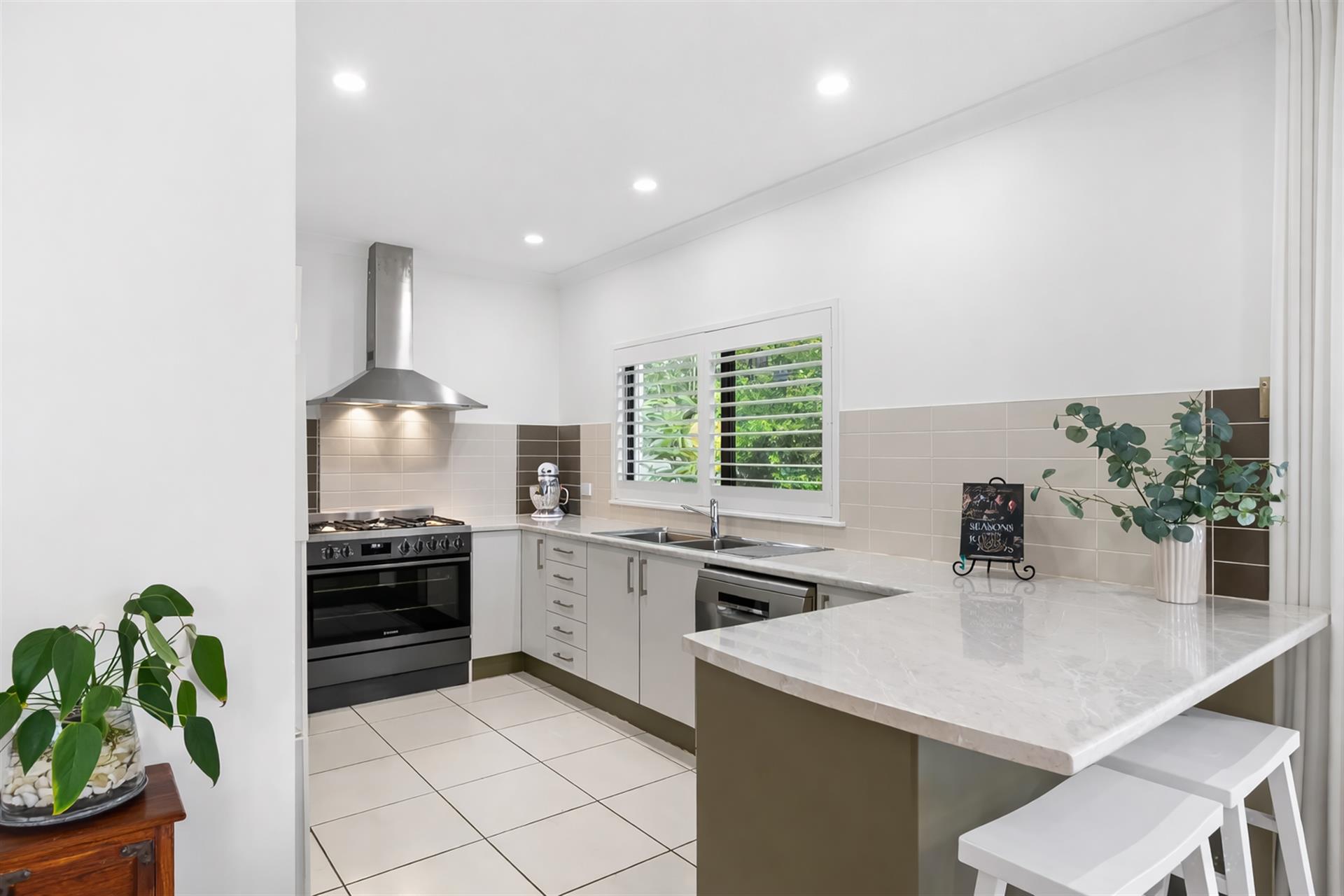 Blog: 18 Travolta Close, White Rock – Sold $854,000 | January 2026 Market Analysis