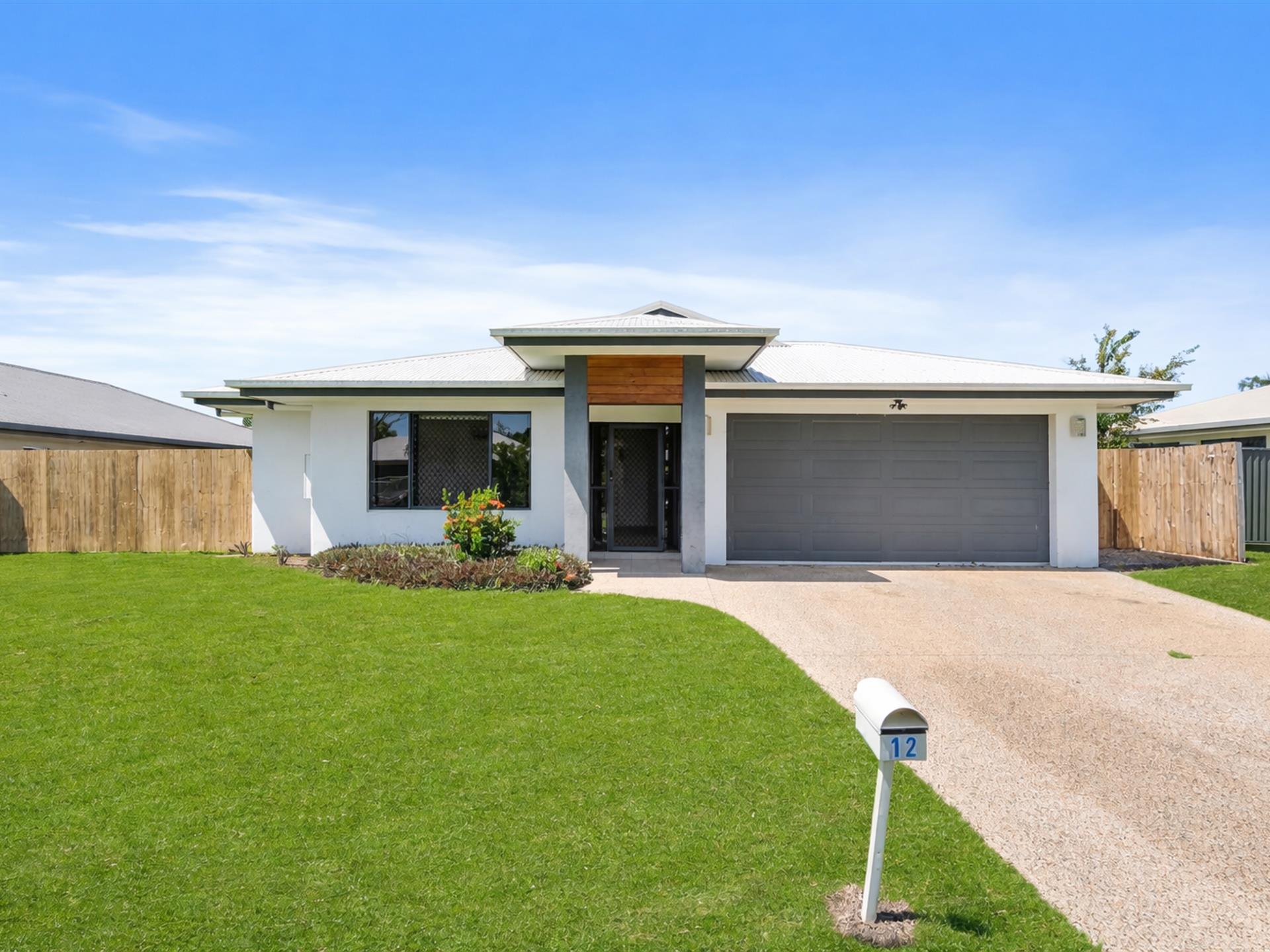 Blog: 12 Hopkins Street, White Rock – Sold $742,500 | April 2026 Market Analysis