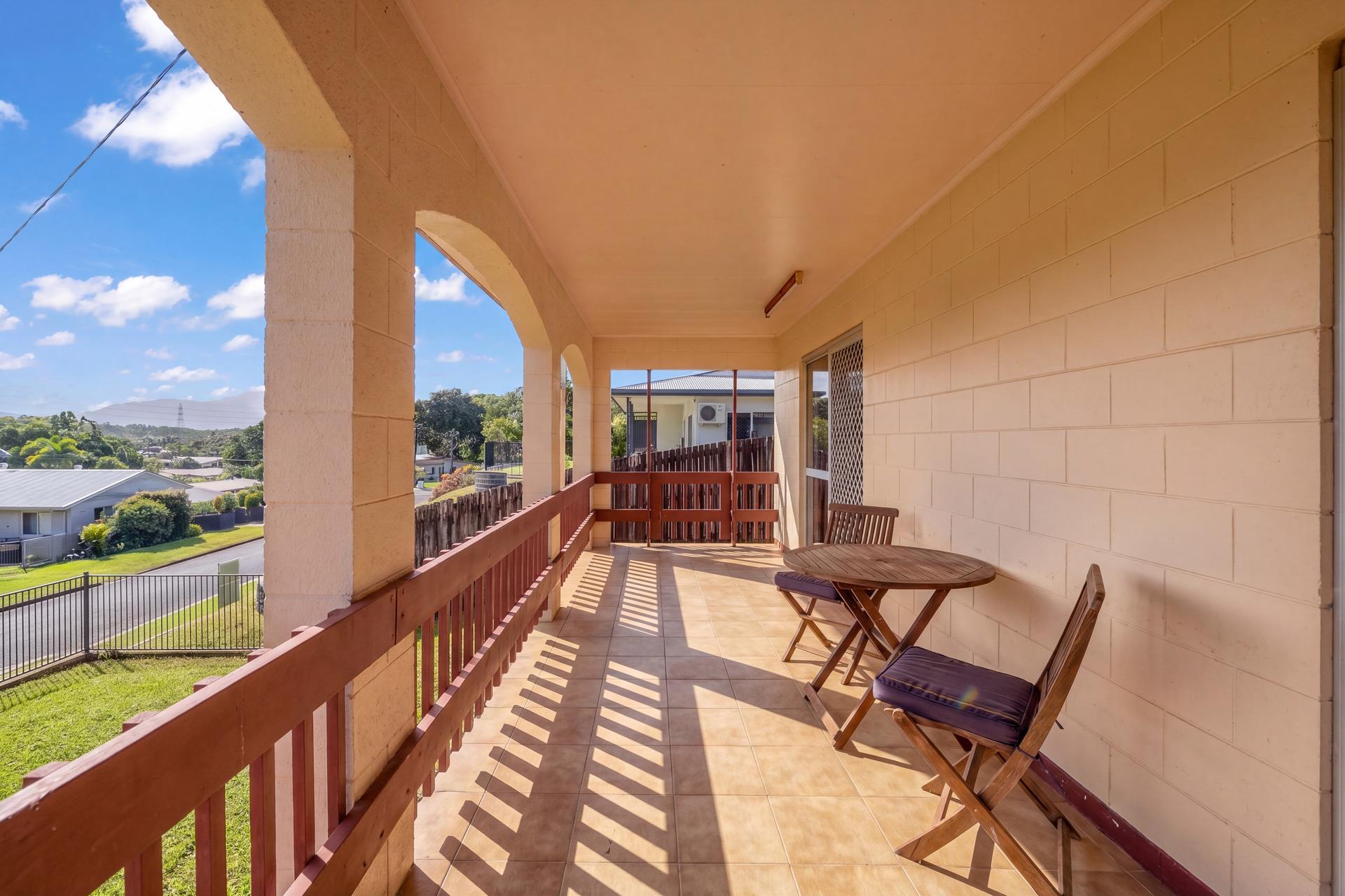 Blog: A Buyer's Guide to 18 Makoo Close and the White Rock Market